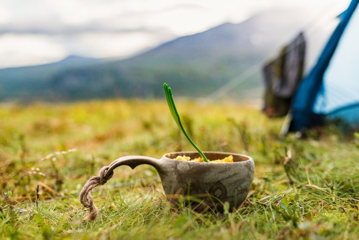 A cup and a spoon are usually all the tableware you need