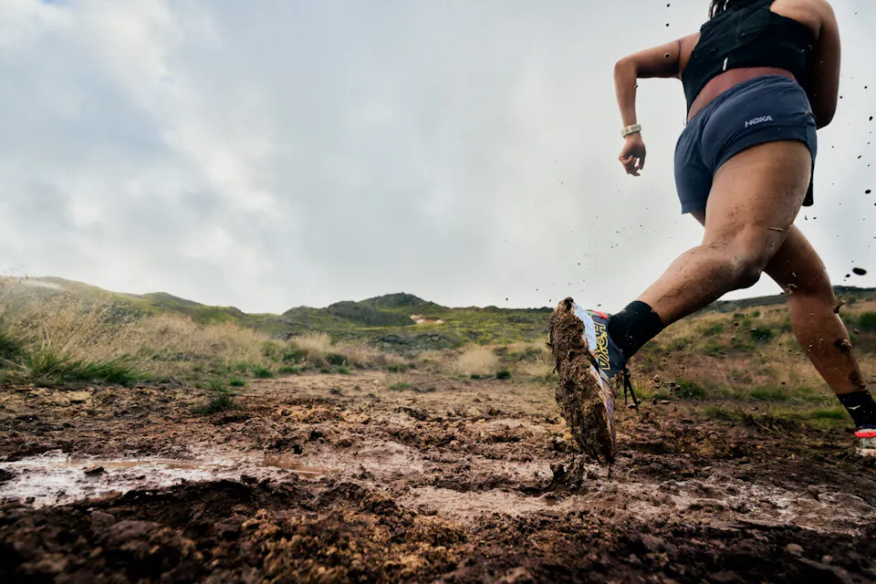 Hoka Women's Speedgoat 7 Wide Black / White 18