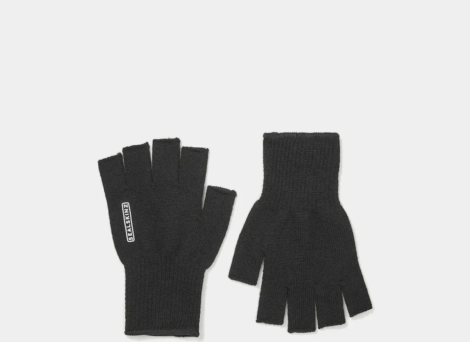 SealSkinz Thornham Black 01