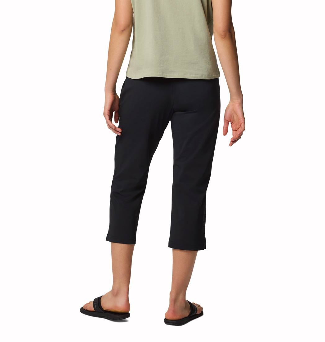 Columbia Women's All Seasons Capri Black 06
