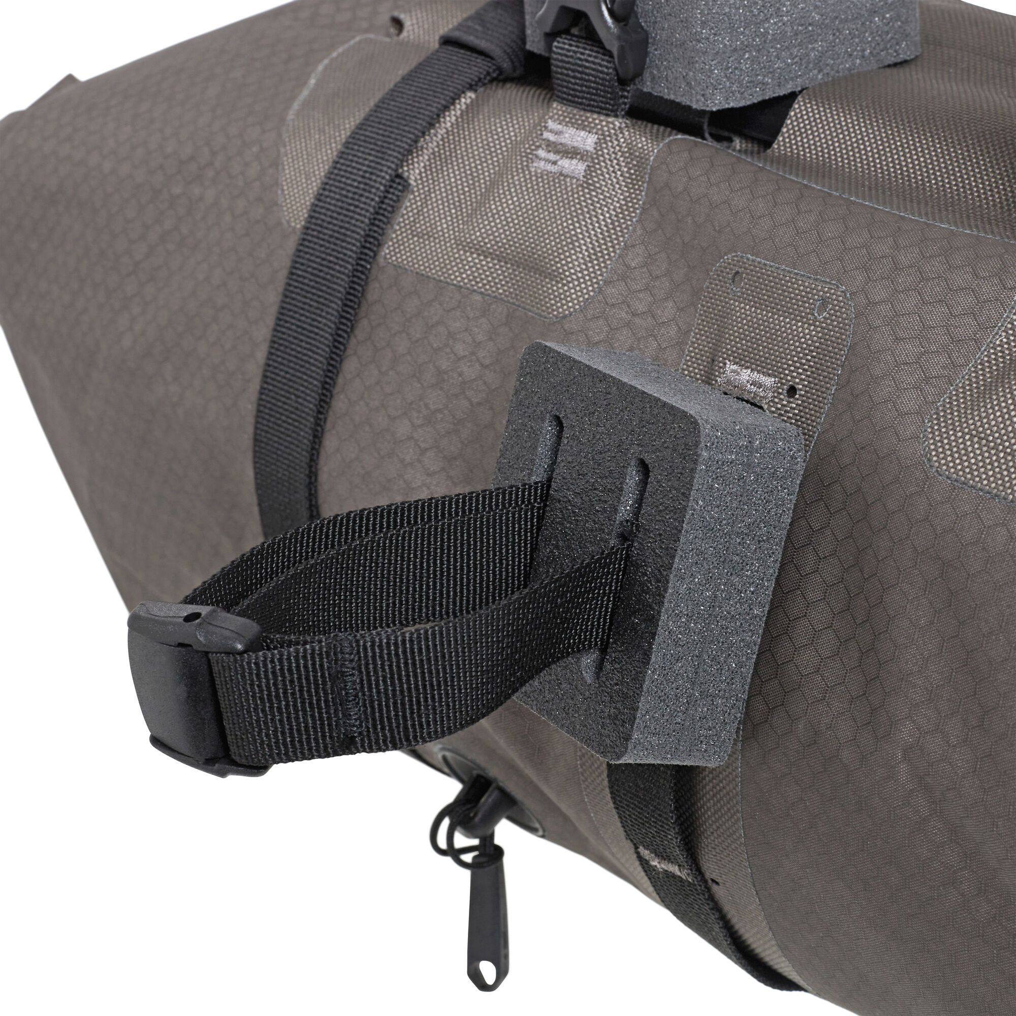 Ortlieb Handlebar-pack 15 L Dark Sand 06