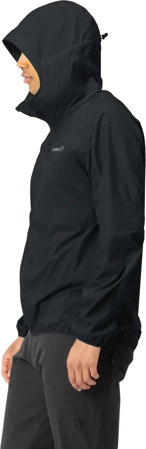 Norrøna Falketind Aero60 Hood Caviar 05