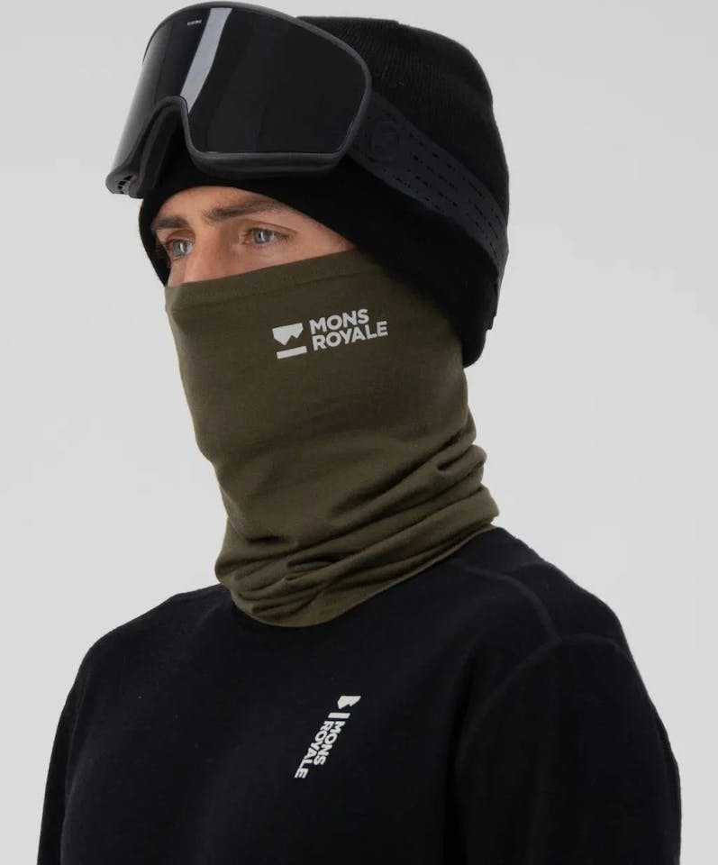 Mons Royale Daily Dose Merino Neckwarmer Dark olive 03