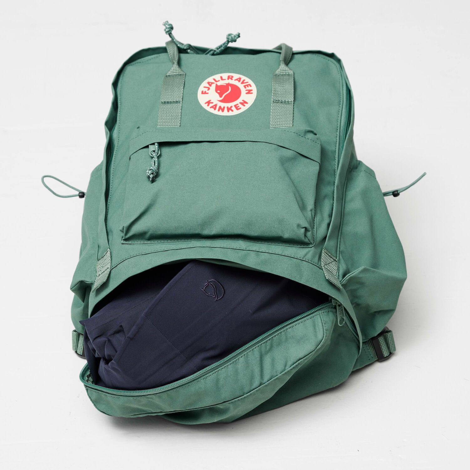 Fjällräven Kånken Outlong Black 03