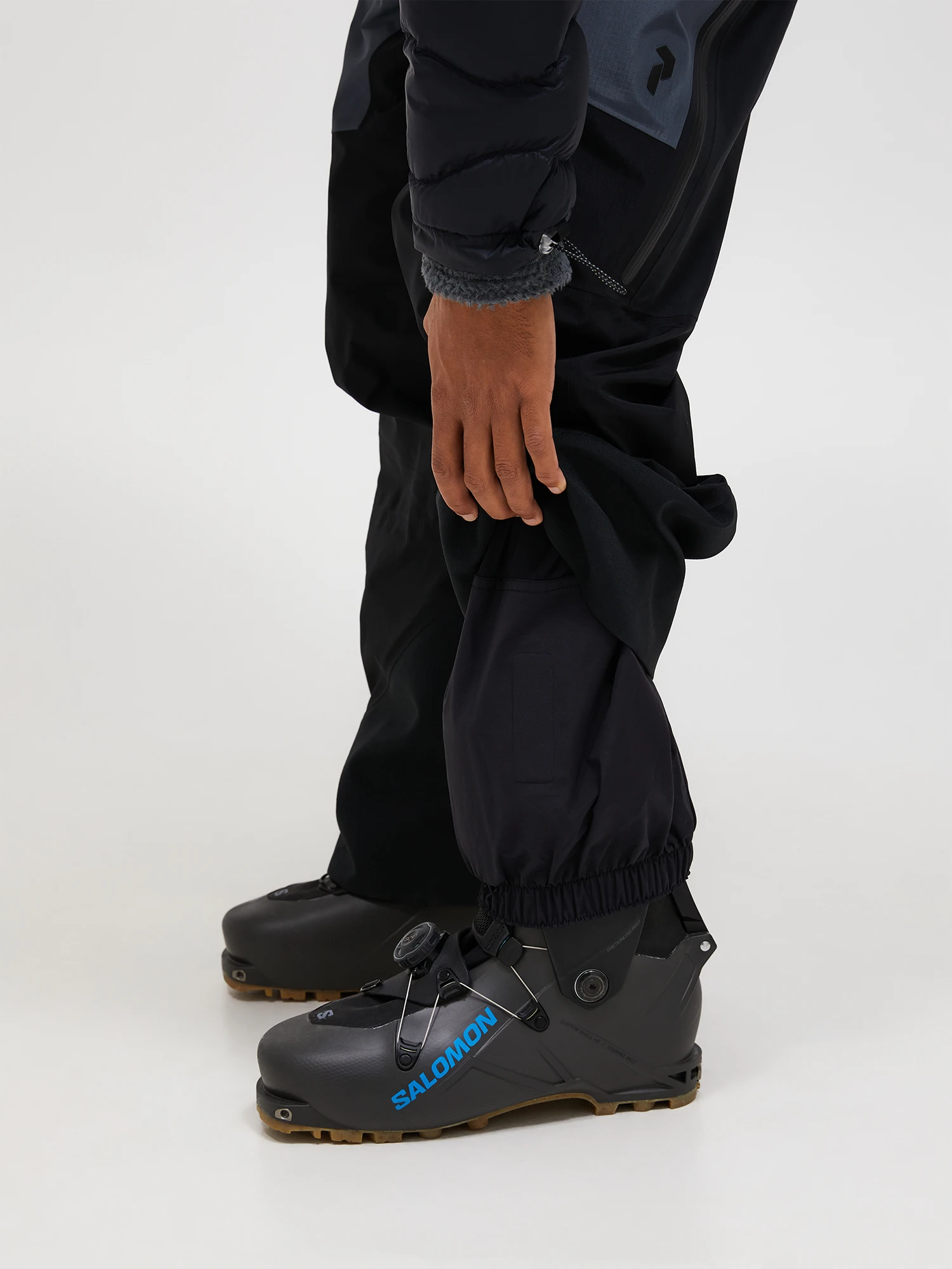 Peak Performance Men's Vertical GTX Pro 3L Shell Bib Pants Black / Mountain Mist 09