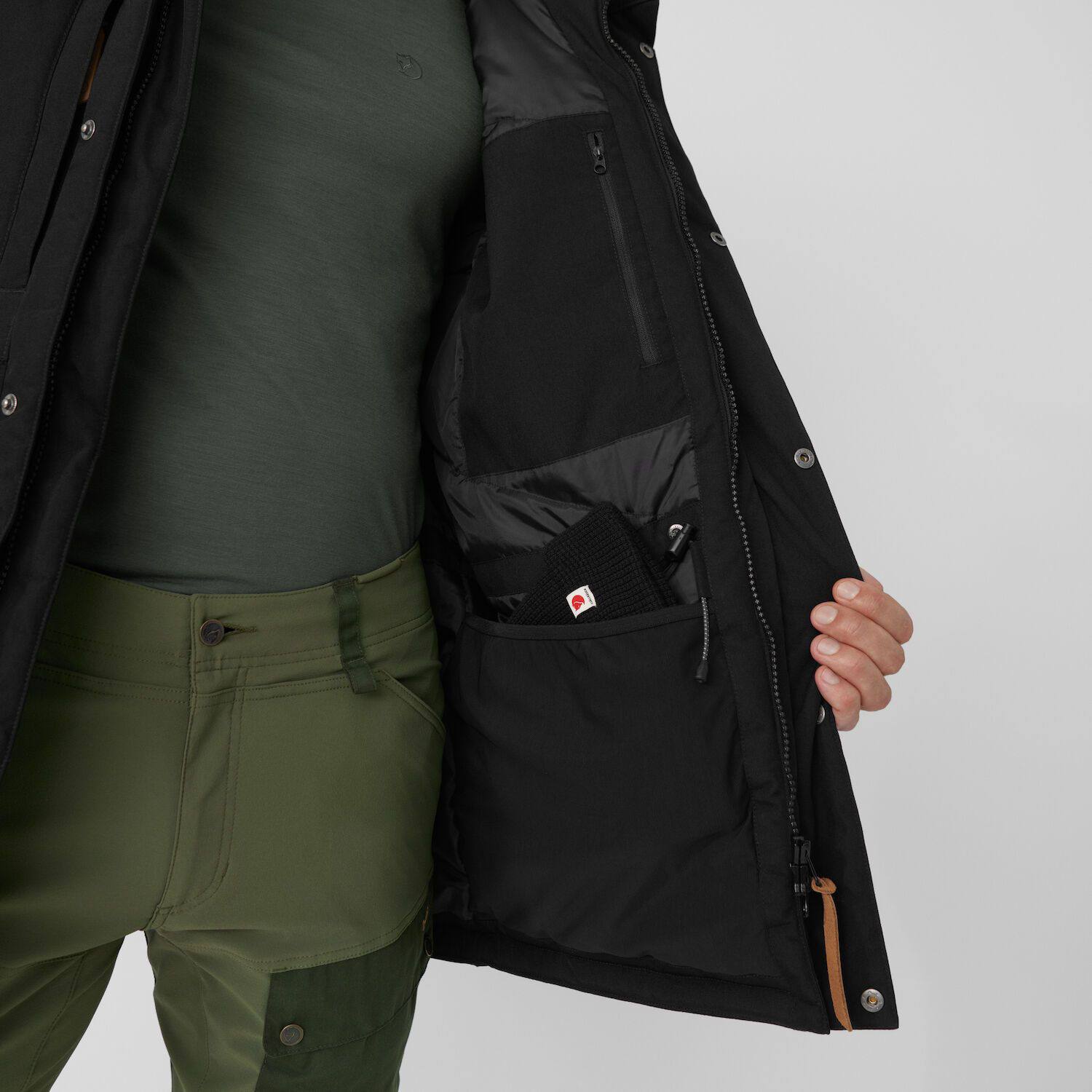 Fjällräven Men's Nuuk Parka Deep Forest 10
