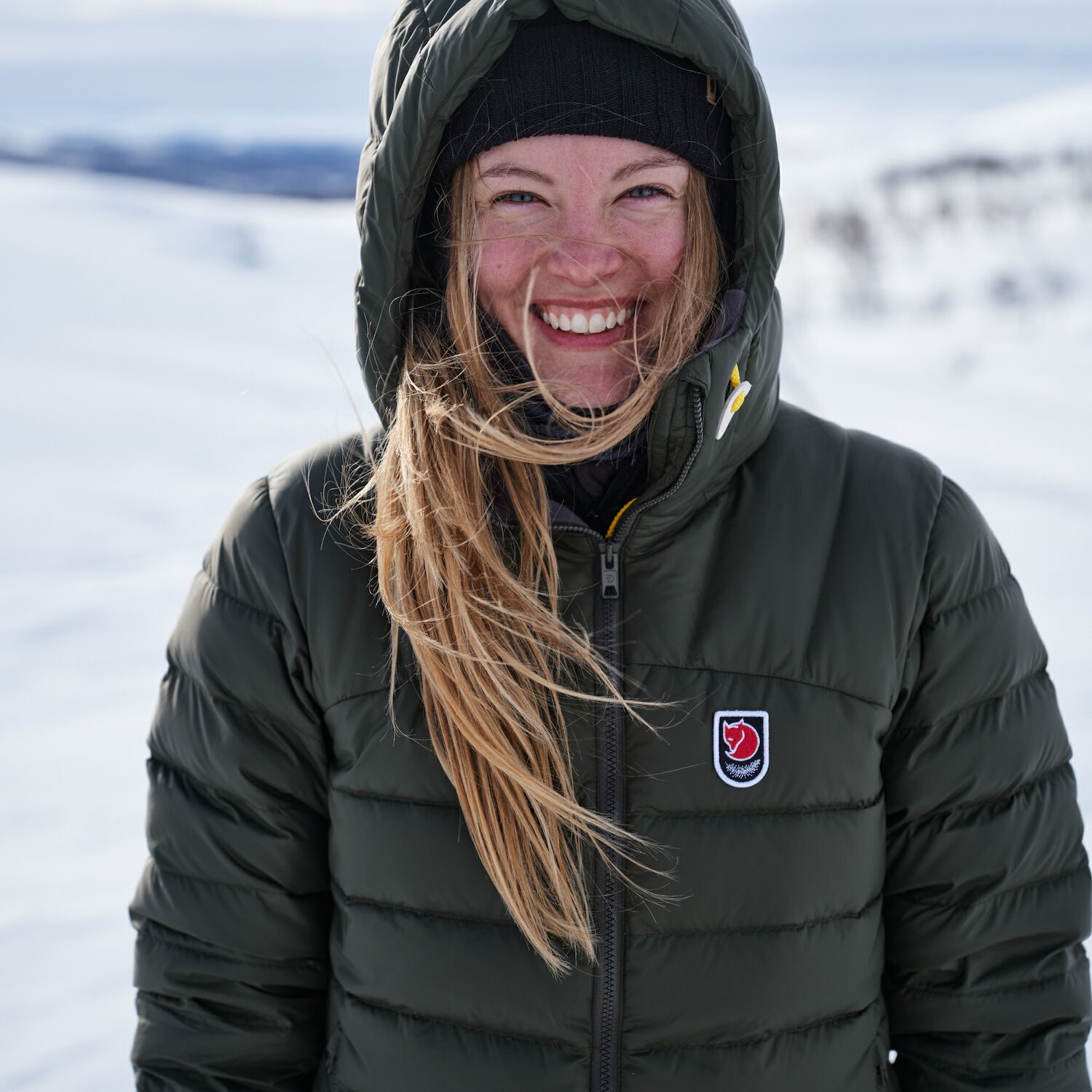 Fjällräven Women's Expedition Pack Down Hoodie - Naisten kevytuntuvatakki Musta 20