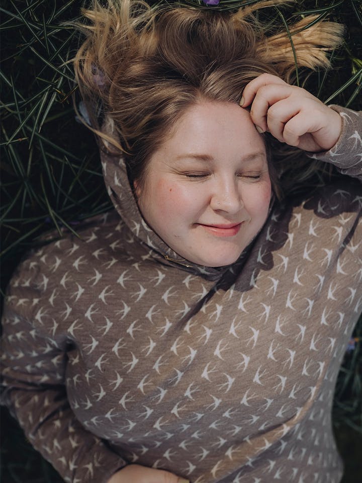 Svala Women's Merino Design Pääsky Hoodie Beige/Valkoinen 03