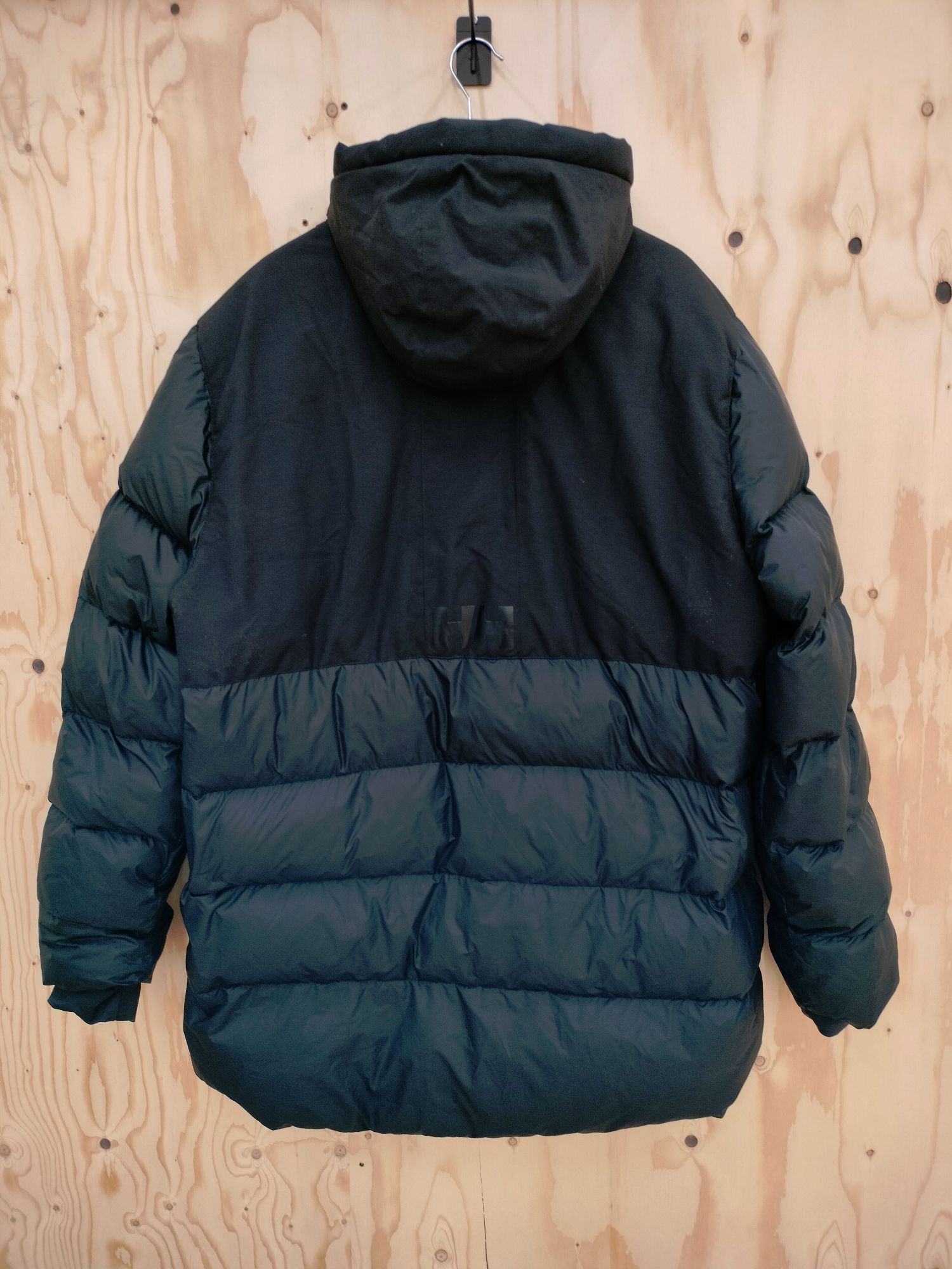 Helly Hansen Active Puffy Long Jacket - Miesten talvitakki XXL Musta (Second Hand) Musta 02