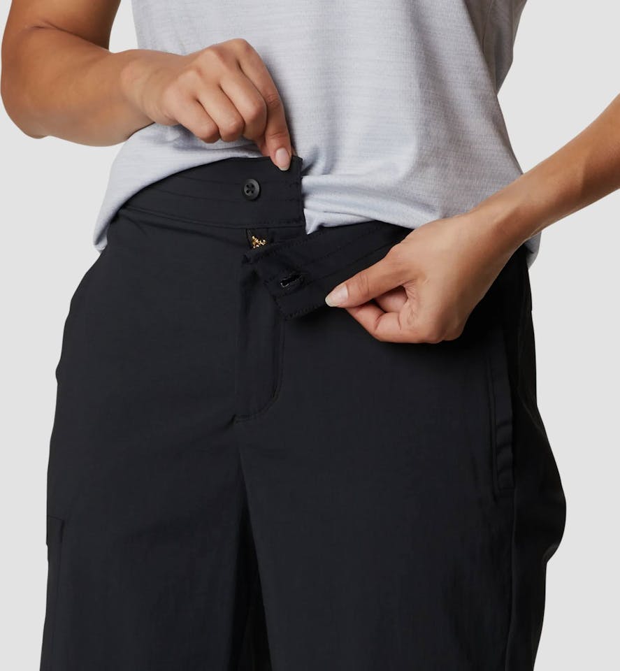 Columbia Women’s On The Go Hiking Long Shorts Black 02