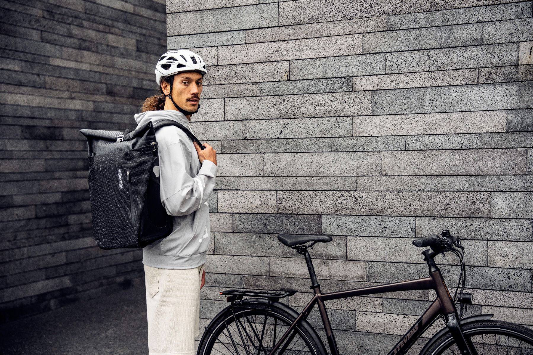 Ortlieb Vario PS Hi Vis Black 03