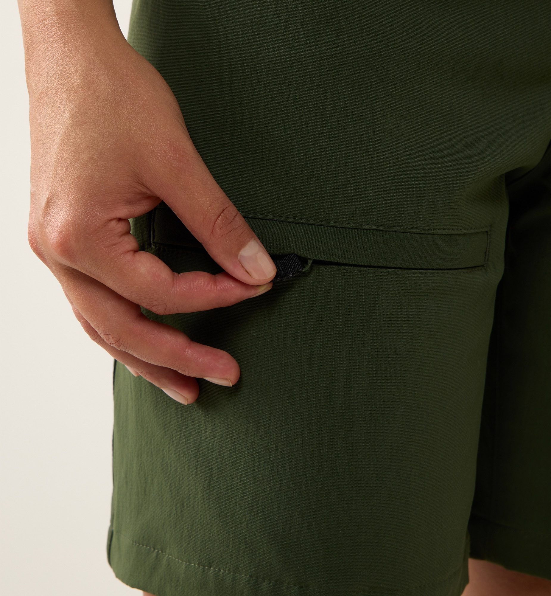 Haglöfs Women's Alert Mid Shorts Seaweed 10