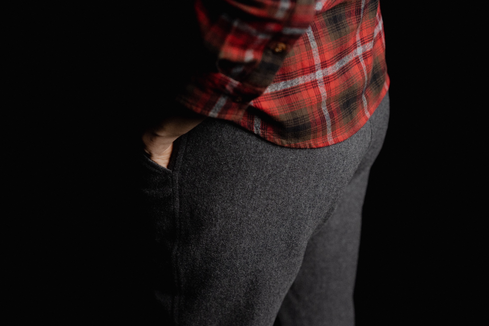 Sasta Women's Tuohi Joggers Charcoal 05