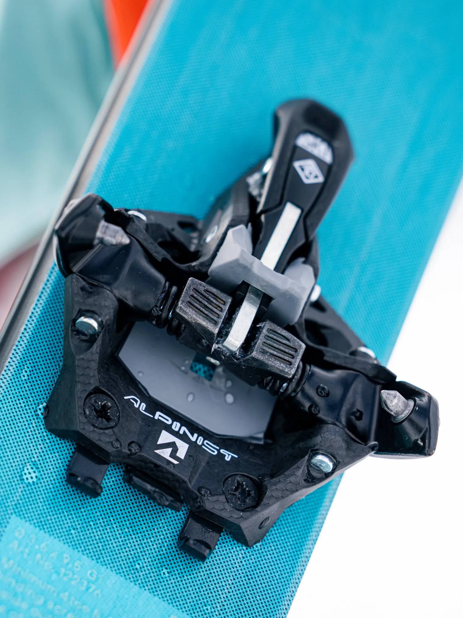 Marker Alpinist 10 90mm Musta 05