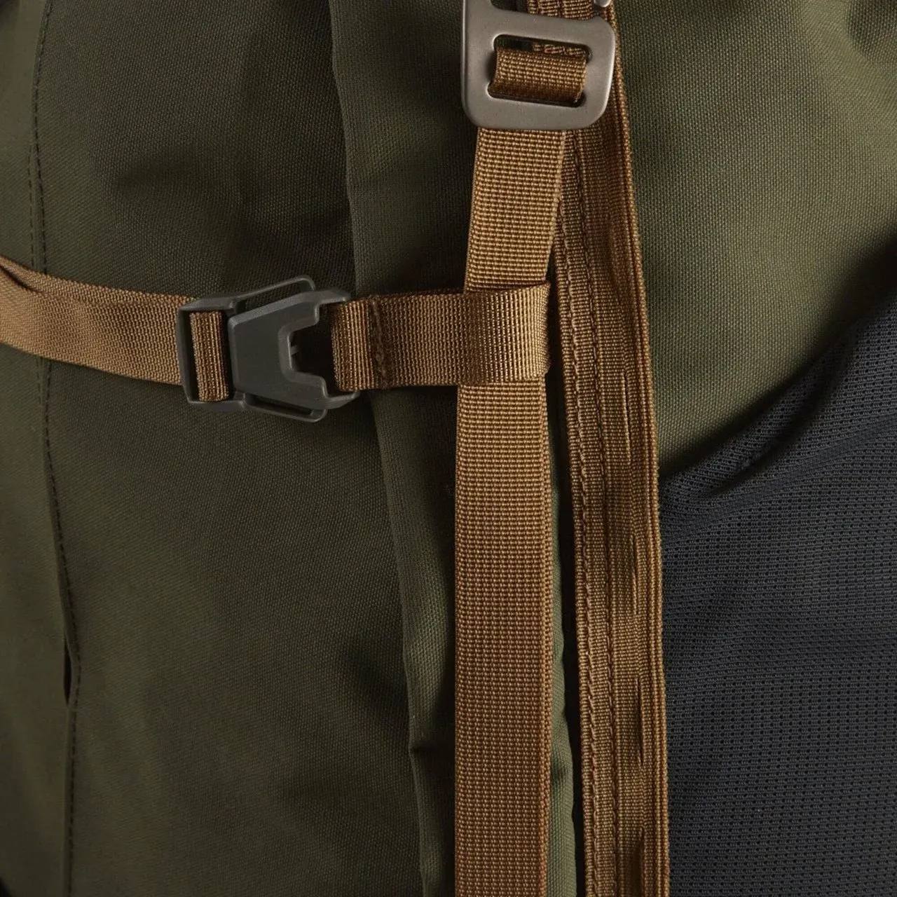 Lundhags Saruk Pro 60 Regular Forest 06