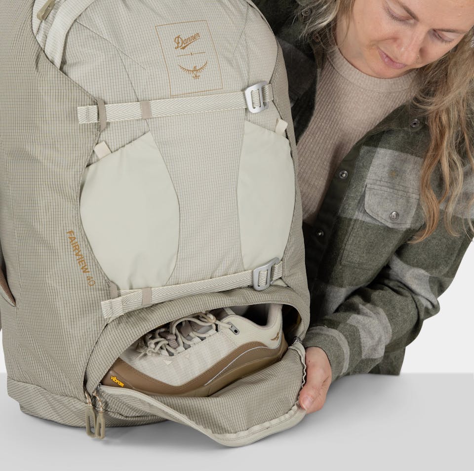 Osprey Fairview 40 Black 19