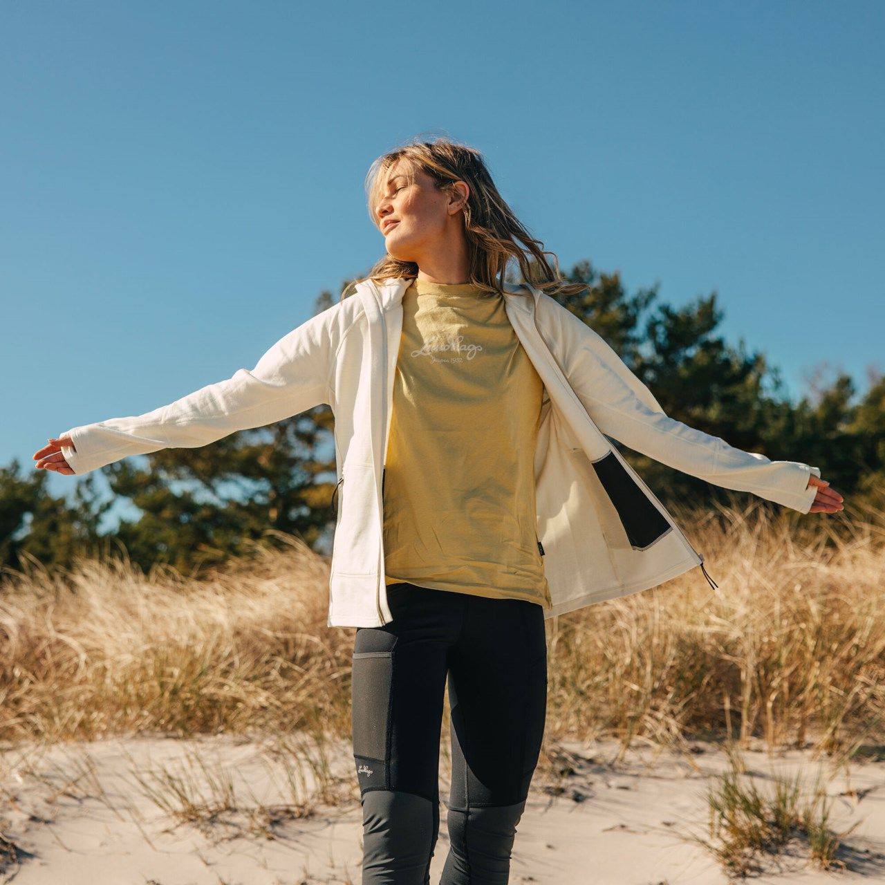 Lundhags Women's Tived Merino Hoodie Chalk 04