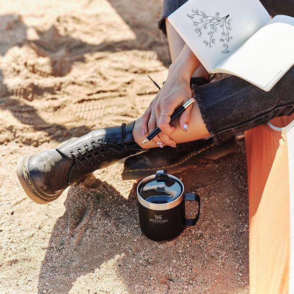 Stanley The Stay-Hot Camp Mug 0,35l Cream 06