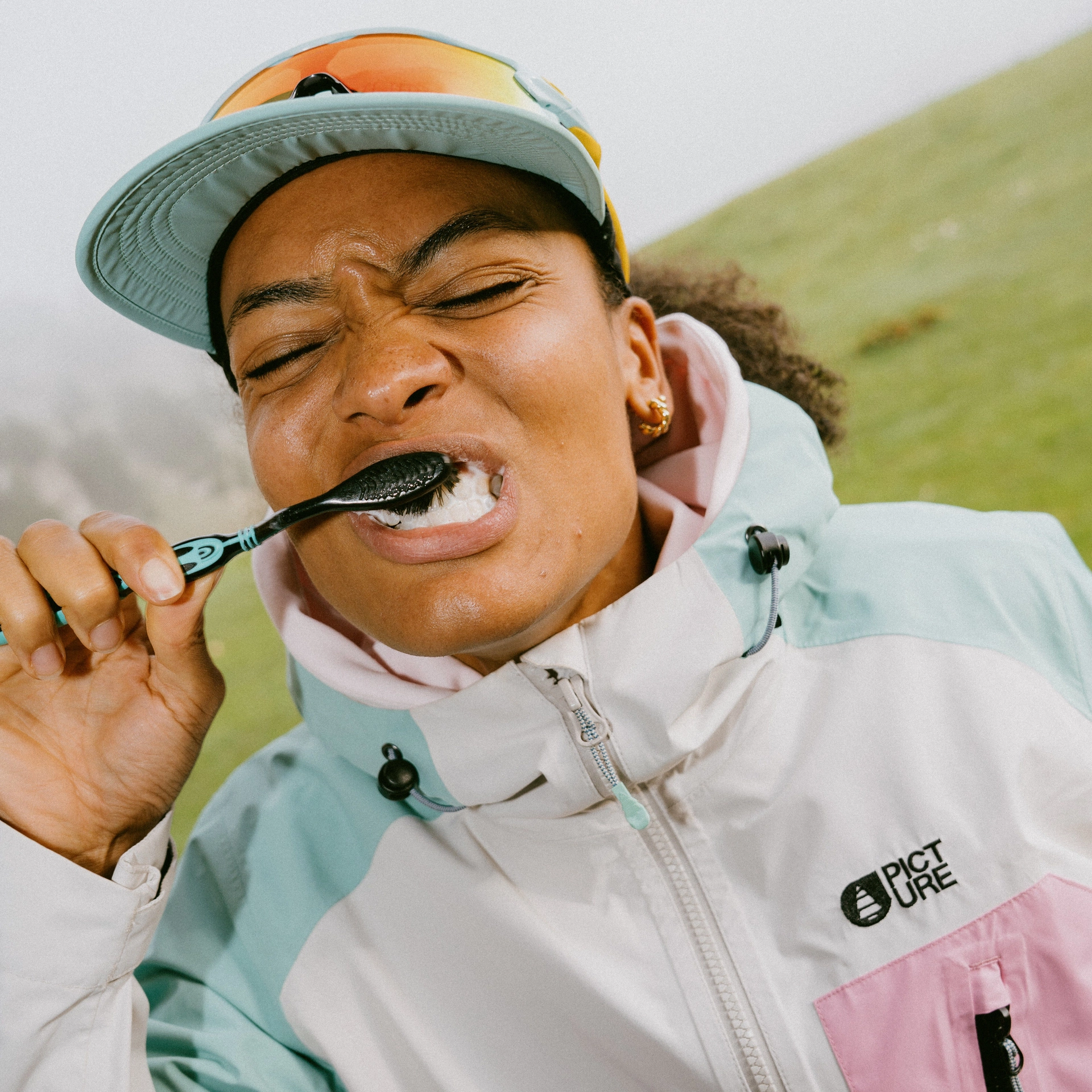 Picture Organic Clothing Women's Abstral + 2,5L Jacket Valkoinen 02