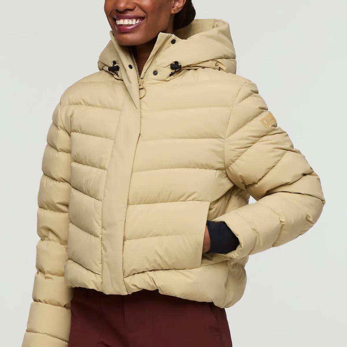 Cotopaxi Women's Alivio Down Crop Jacket Light Beige 05