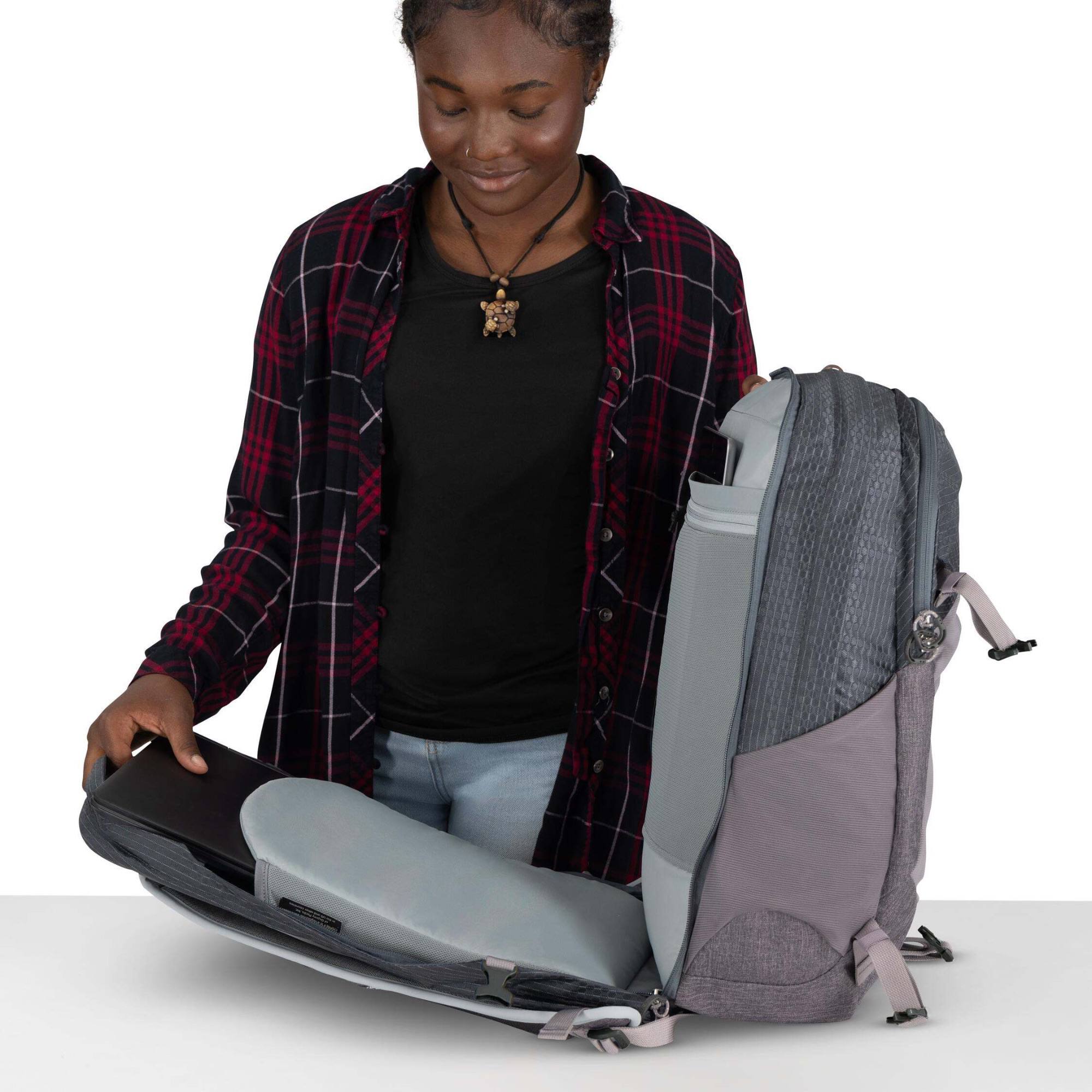 Osprey Nebula Black 05