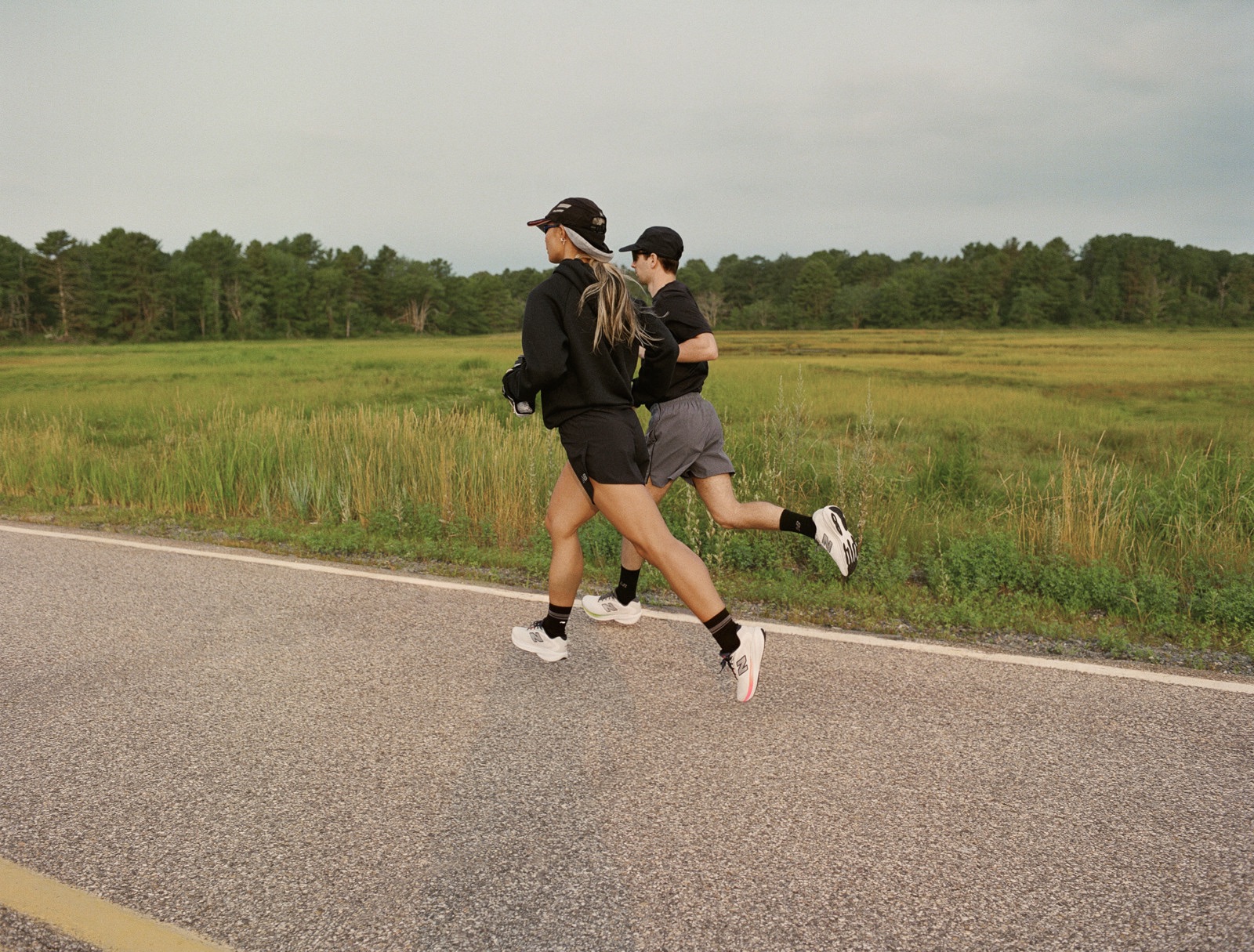 New Balance Women's Fresh Foam 680 V9 Black 02