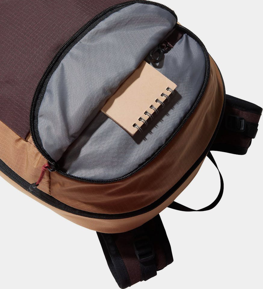 The North Face Basin 18 Beige/Ruske 05