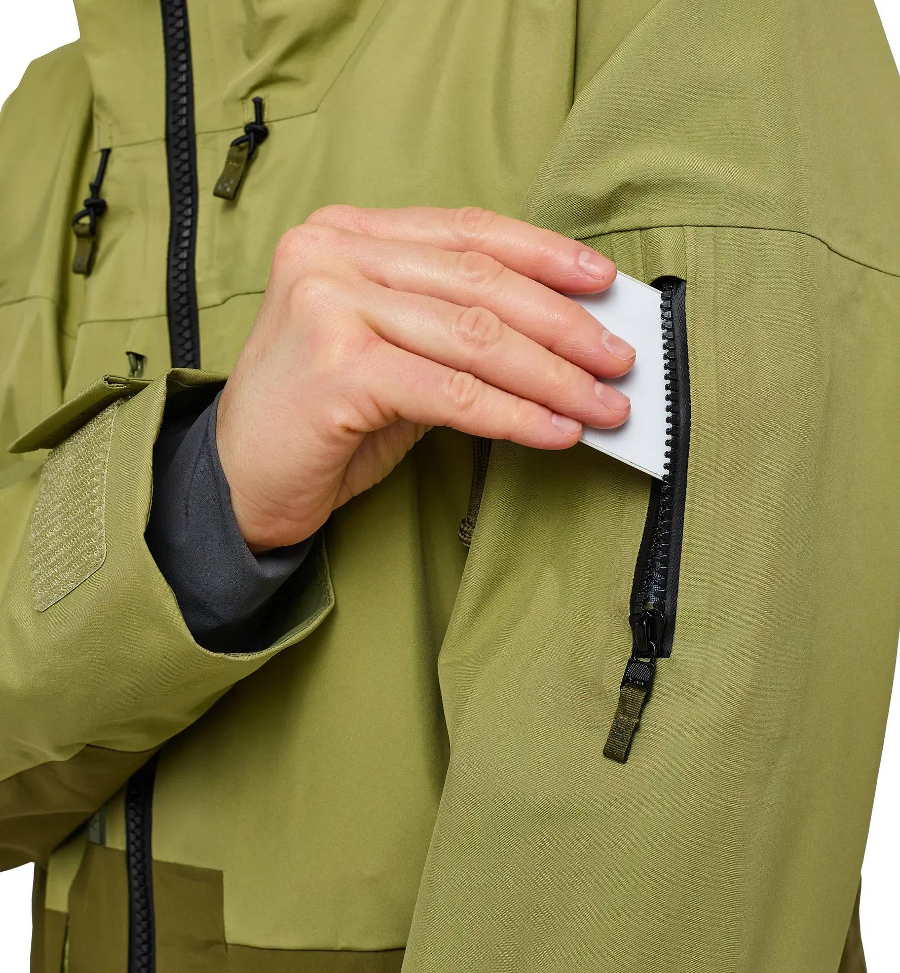 Haglöfs Women's Vassi GTX Jacket Thyme green/Olive green 13