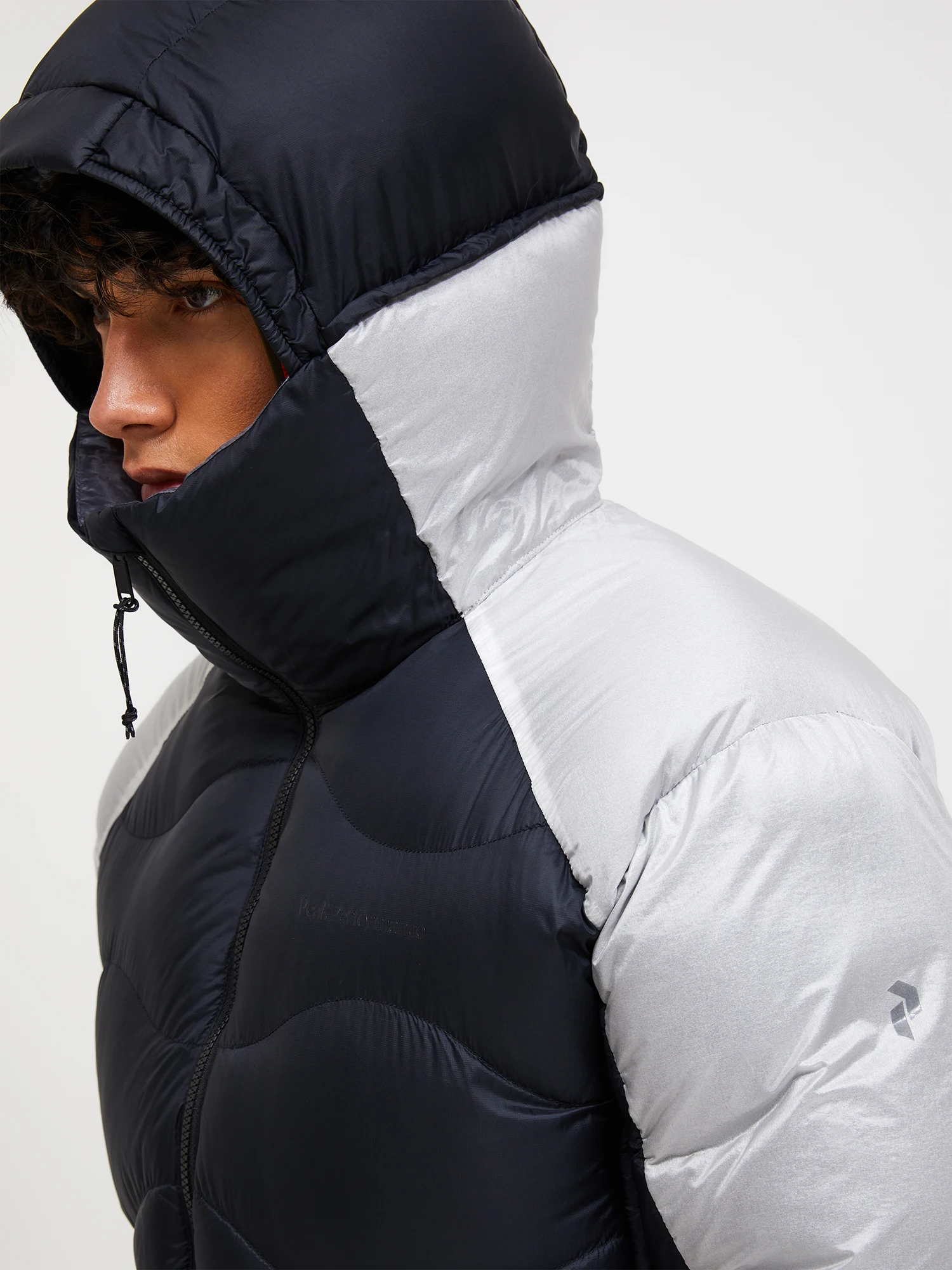 Peak Performance Men's Helium Diamond Fuse Hood - Miesten untuvatakki Black / Antarctica 10