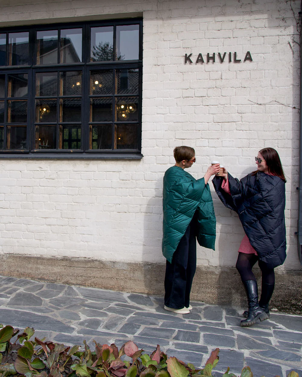 Joutsen Otava-Poncho Musta 02