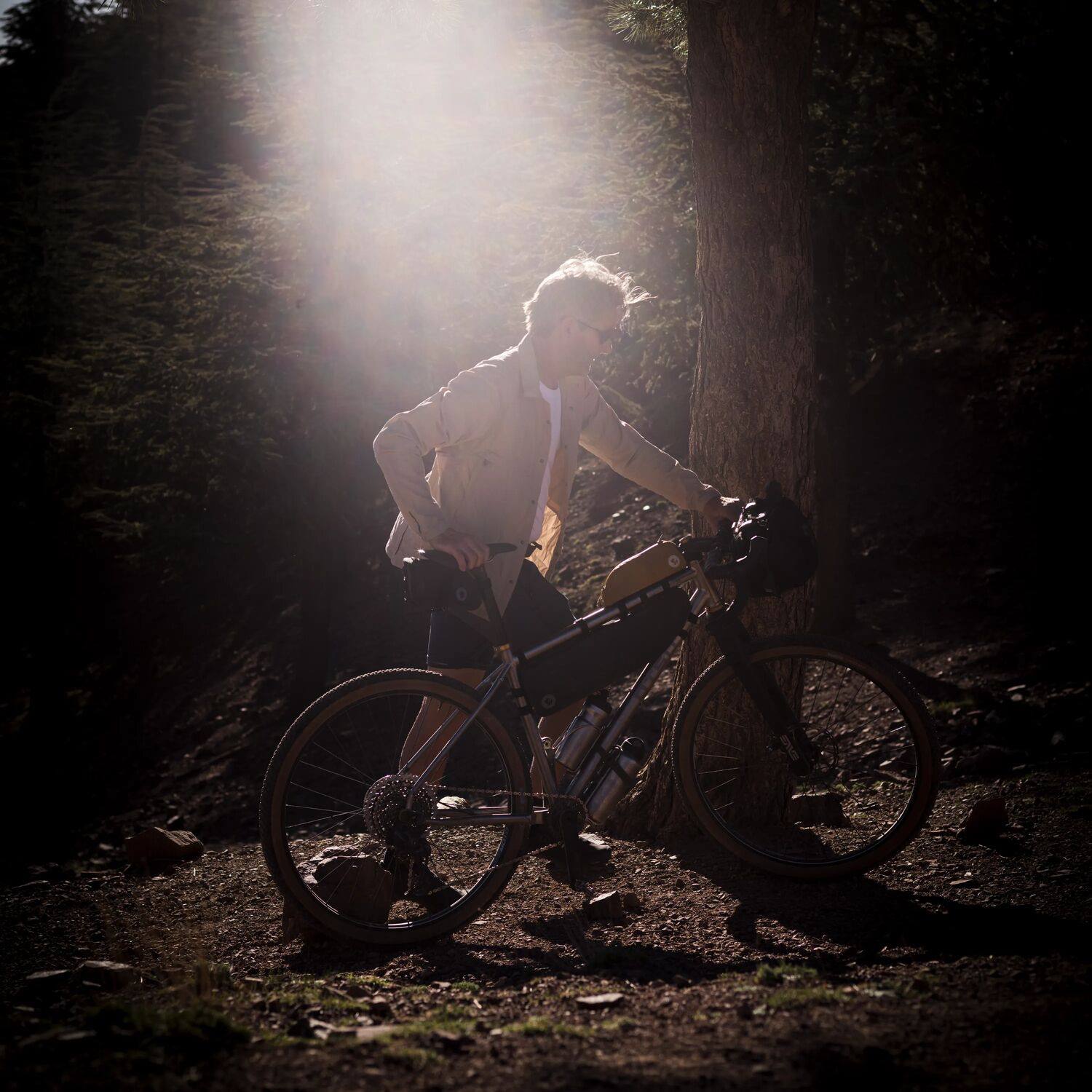 Fjällräven Men's Hoja Riders Wind Jacket Fossil 05