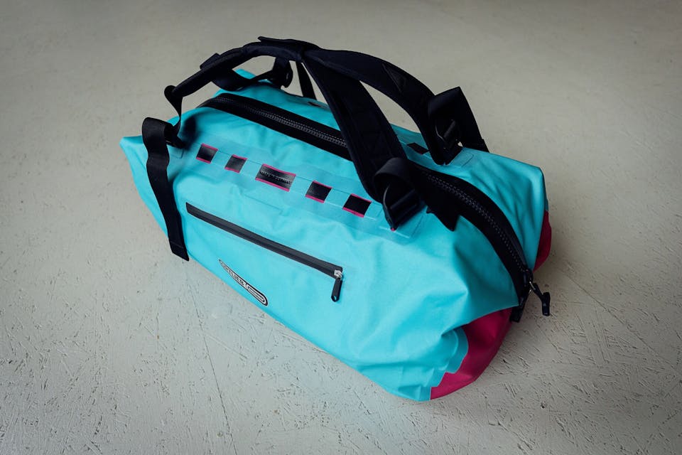 Ortlieb Duffle Lite Cyber 60L Sininen / Pinkki 05
