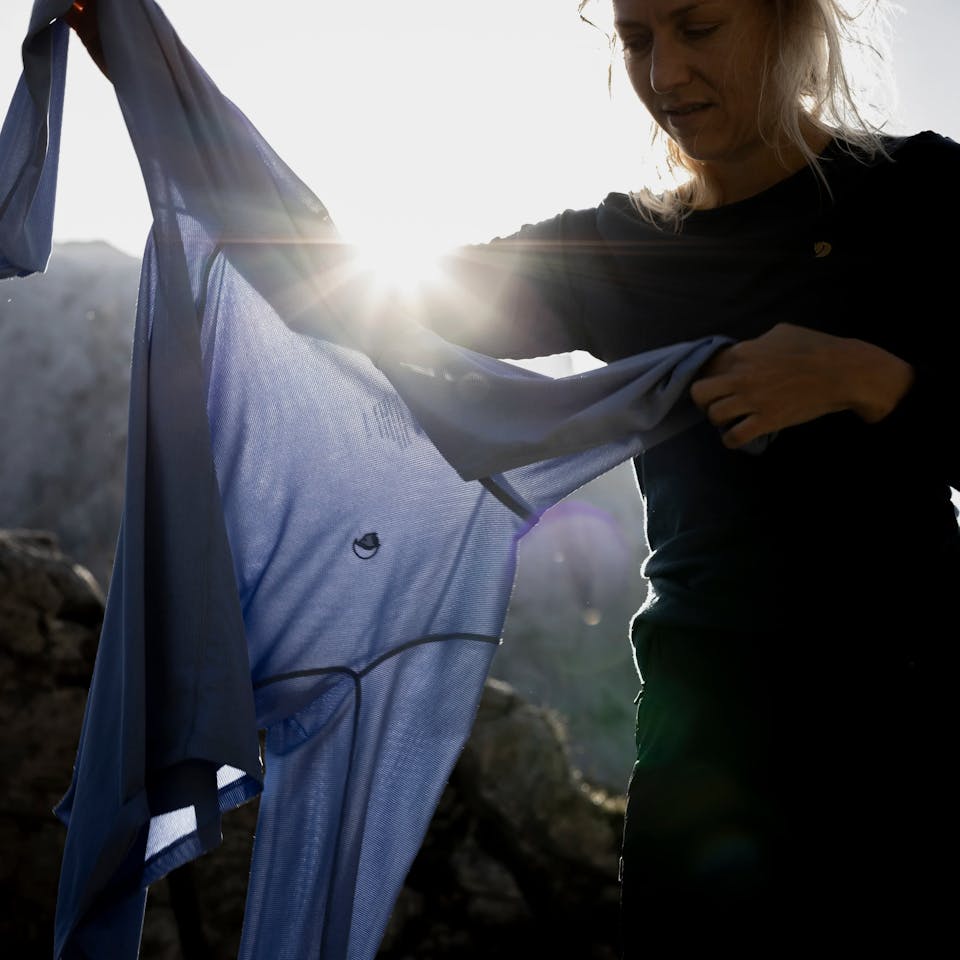 Fjällräven Women's Abisko Sun Hoodie Flame Orange 15