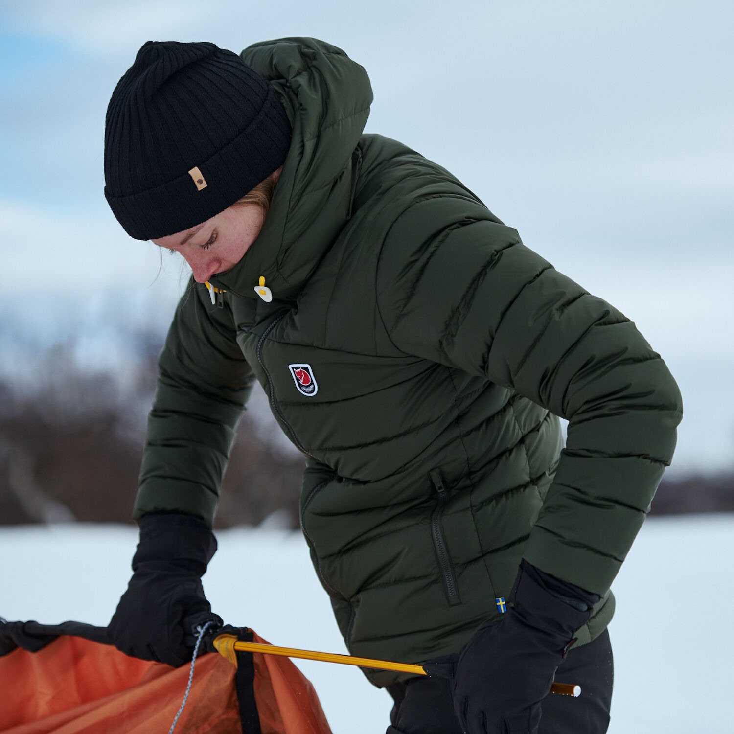 Fjällräven Women's Expedition Pack Down Hoodie - Naisten kevytuntuvatakki Musta 22