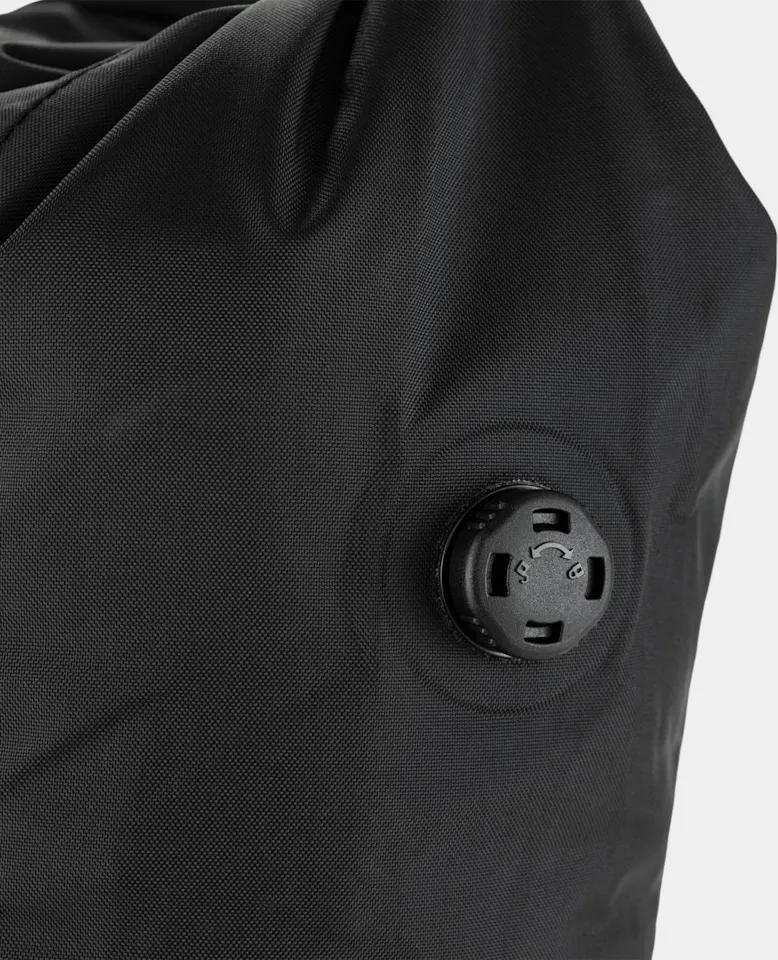 Fjällräven Hoja Seatbag Dry 16L Black 08