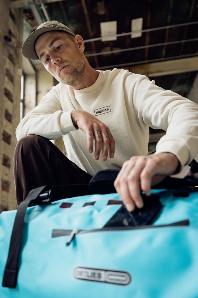 Ortlieb Duffle Lite Cyber 60L Sininen / Pinkki 04