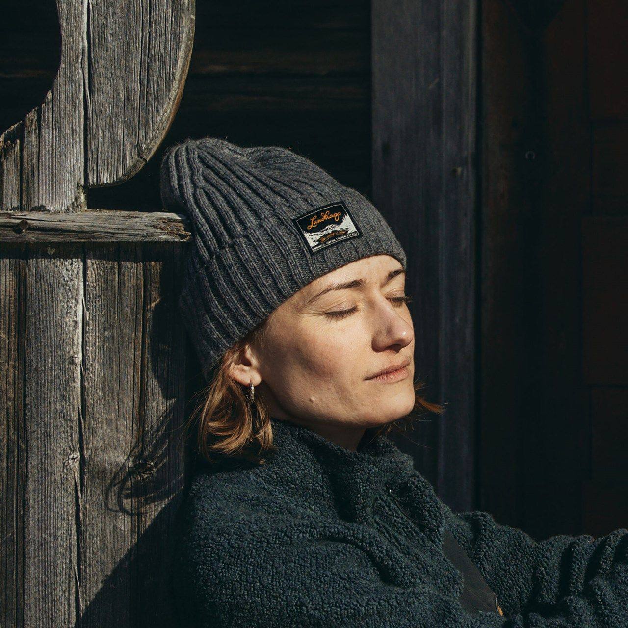 Lundhags Knak Wool Beanie Grey 04