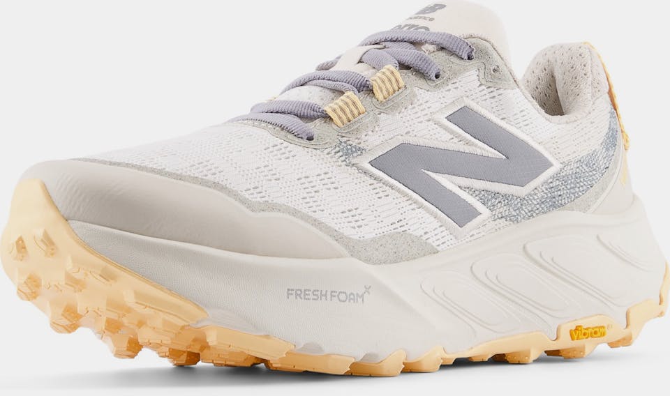 New Balance Women's Fresh Foam Hierro v9 Sea Salt / White Peach 06