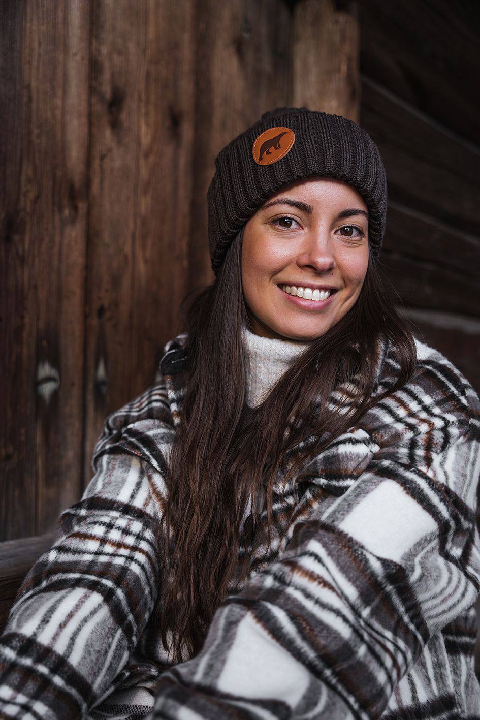 Superyellow Björn Tummanruskea 02