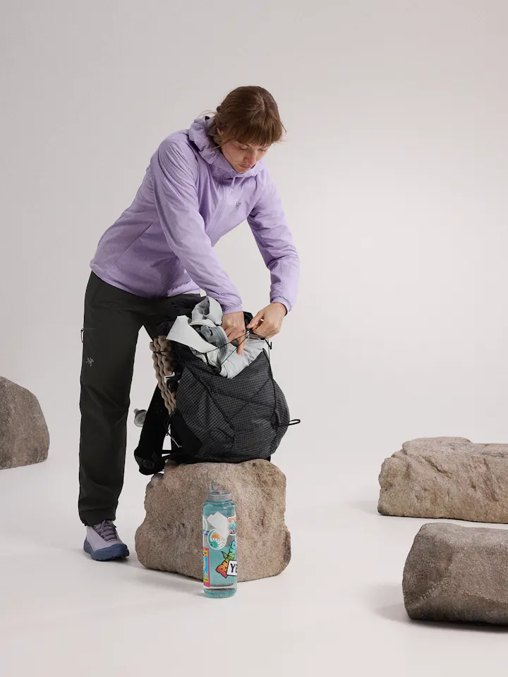 Arc'teryx Women's Atom Hoody Mallow 02