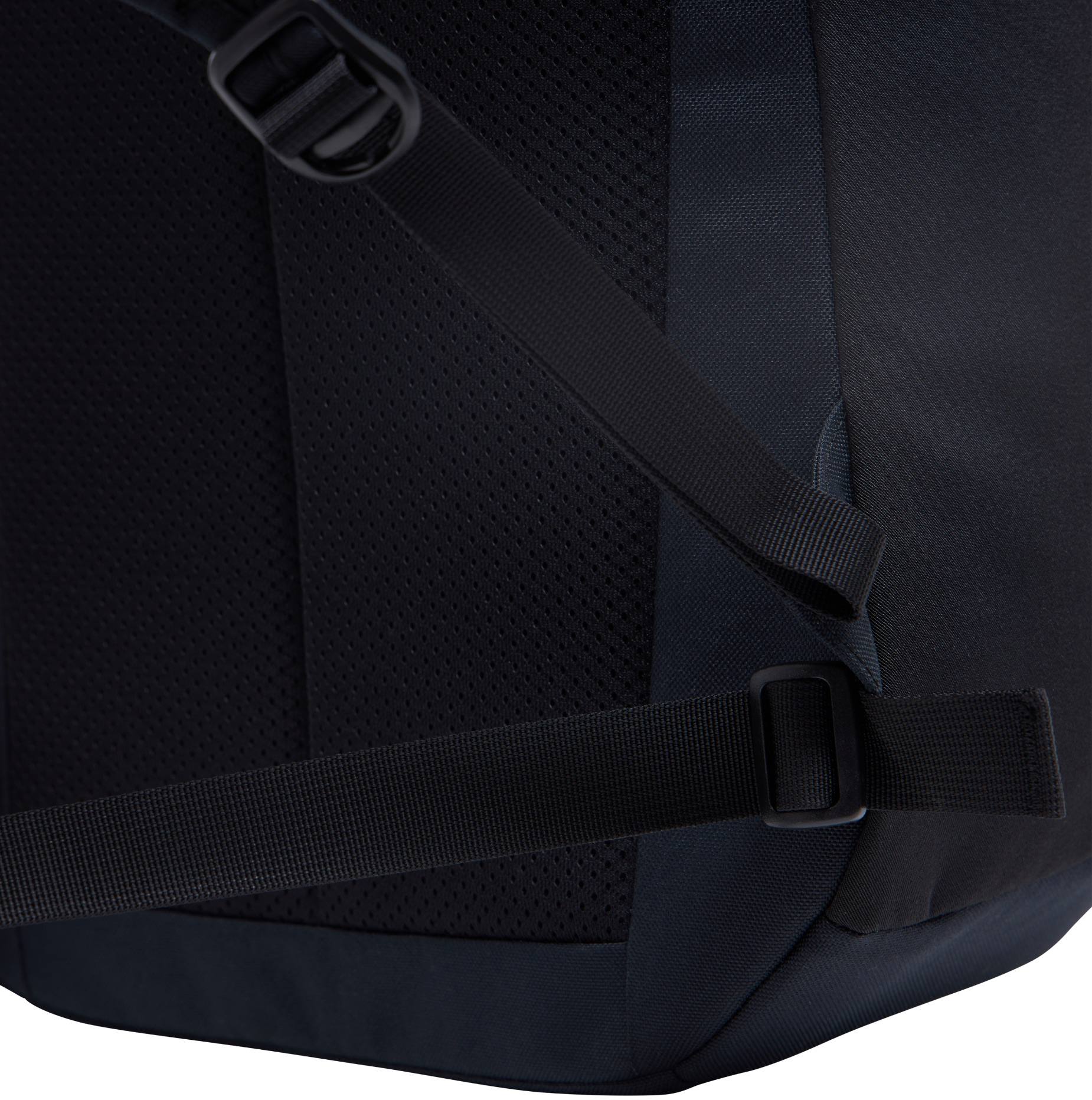 Haglöfs Corker Large Black 09