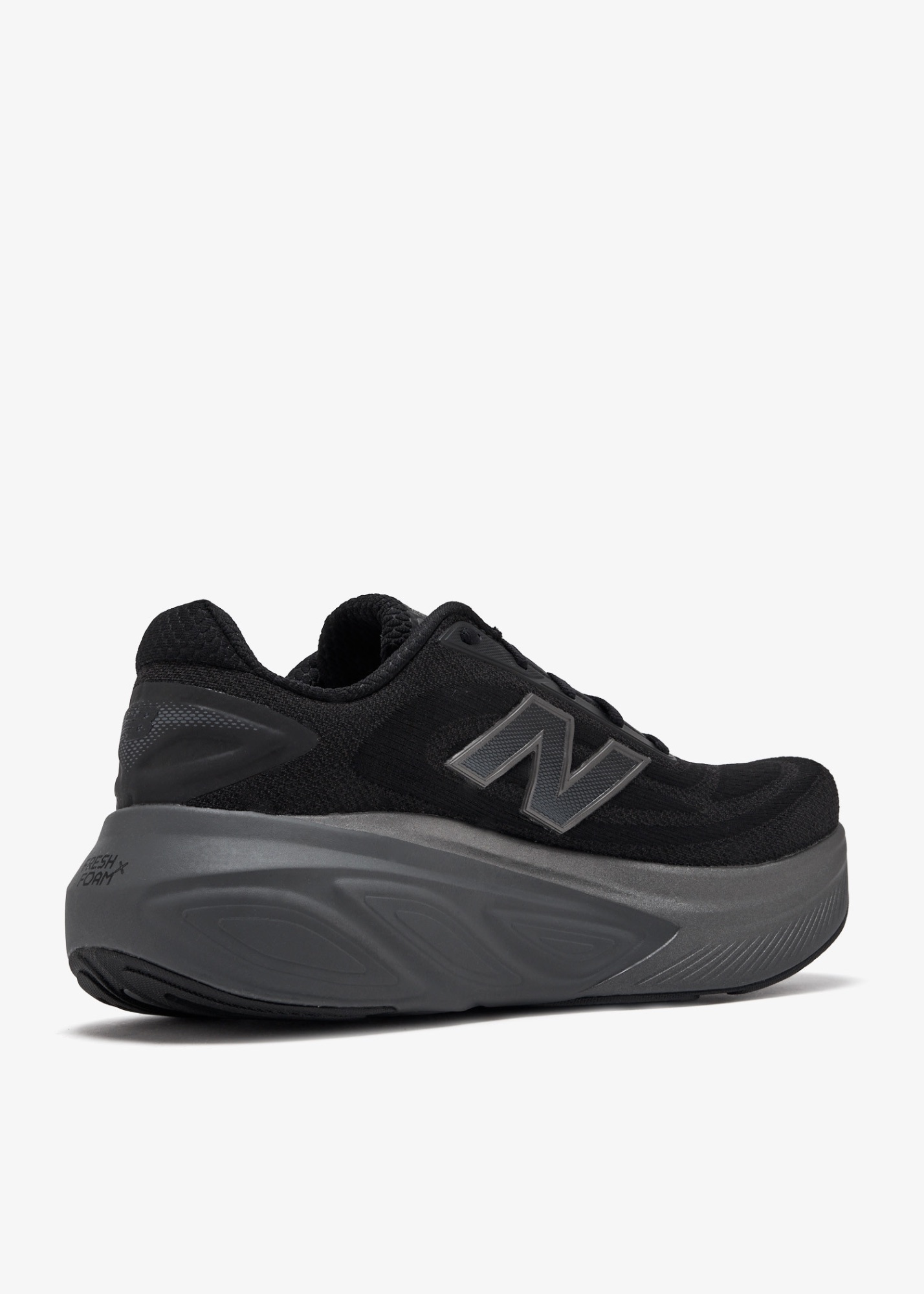 New Balance Men's Fresh Foam More V6 Musta 02
