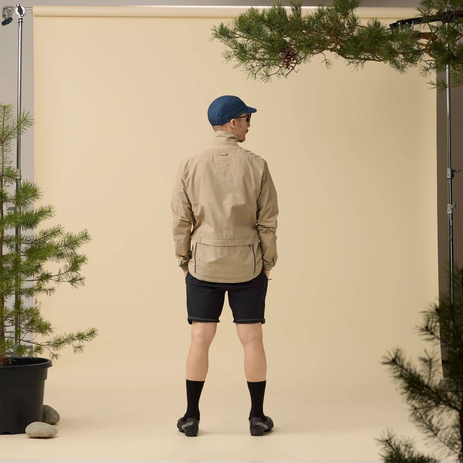 Fjällräven Men's Hoja Riders Wind Jacket Fossil 09