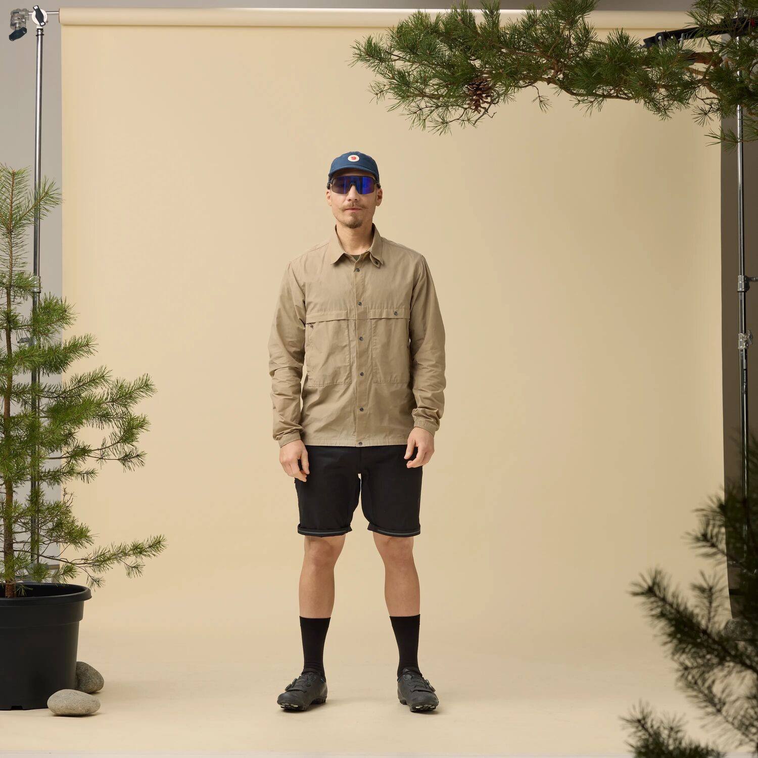 Fjällräven Men's Hoja Riders Wind Jacket Fossil 14