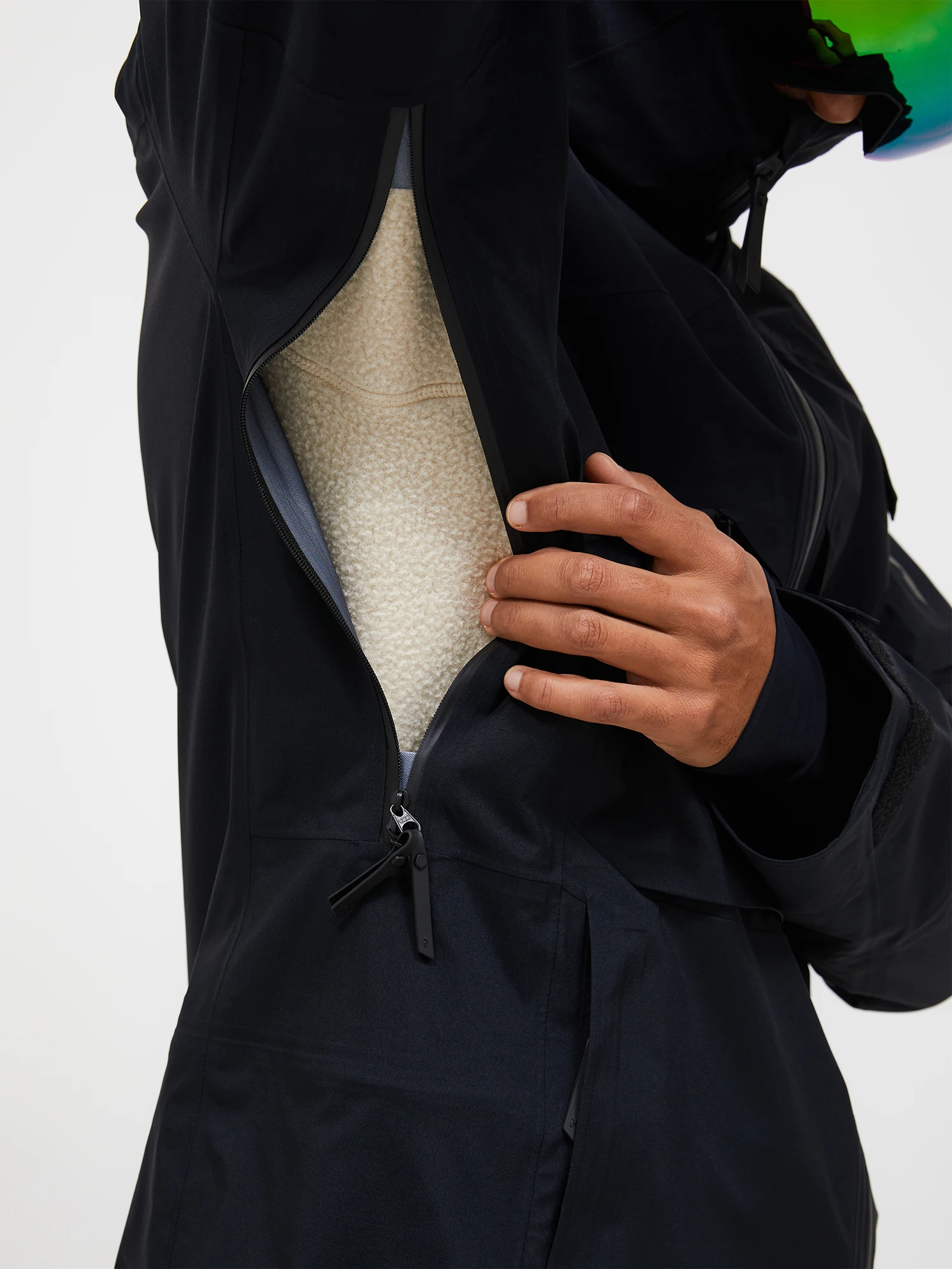 Peak Performance Men's Alpine GTX C-Knit 3L Shell Jacket Musta 03