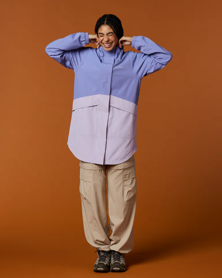 Cotopaxi Women's Rayu Rain Parka Aster and moonbeam 01