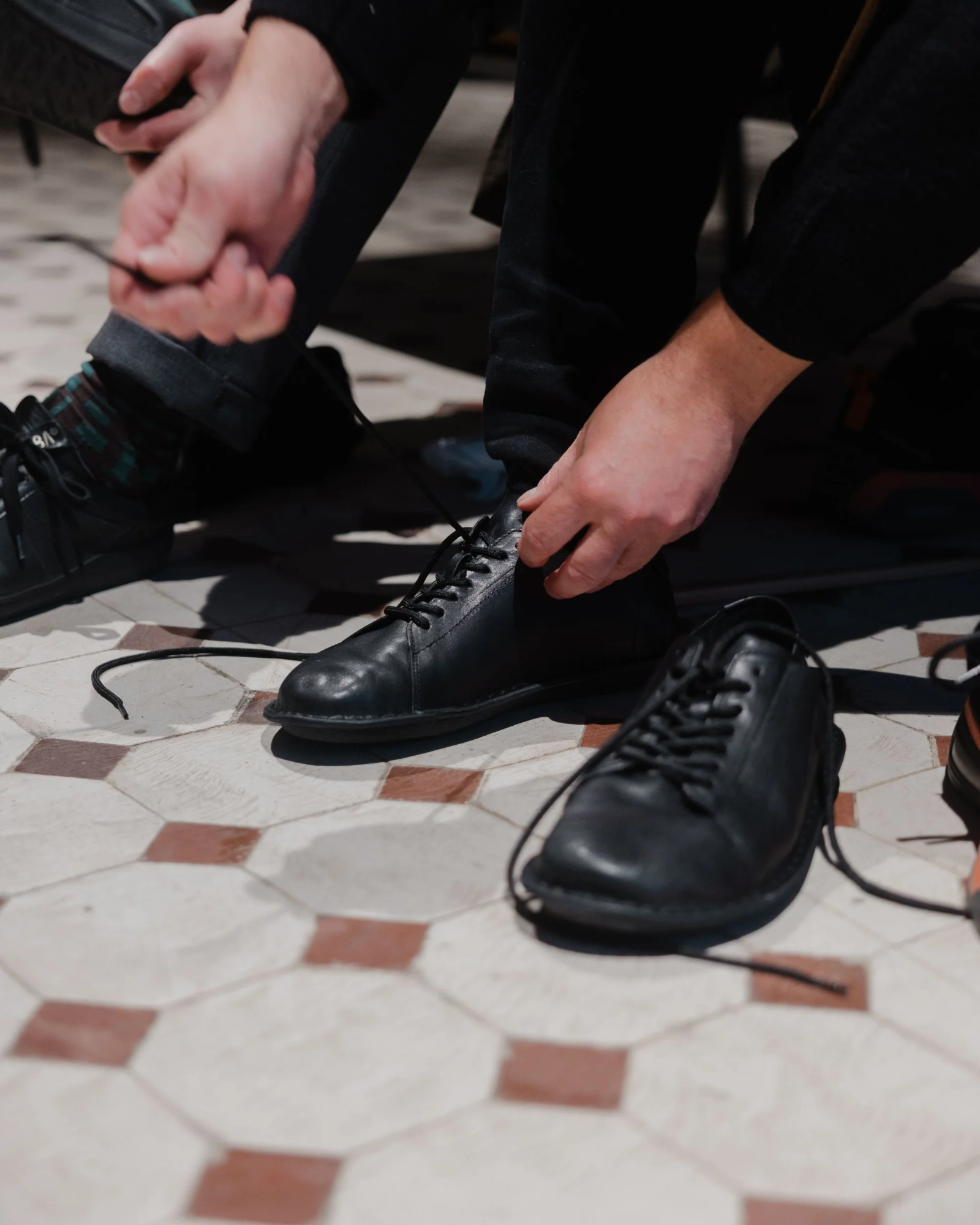 VIBAe Lisboa Leather Black 06