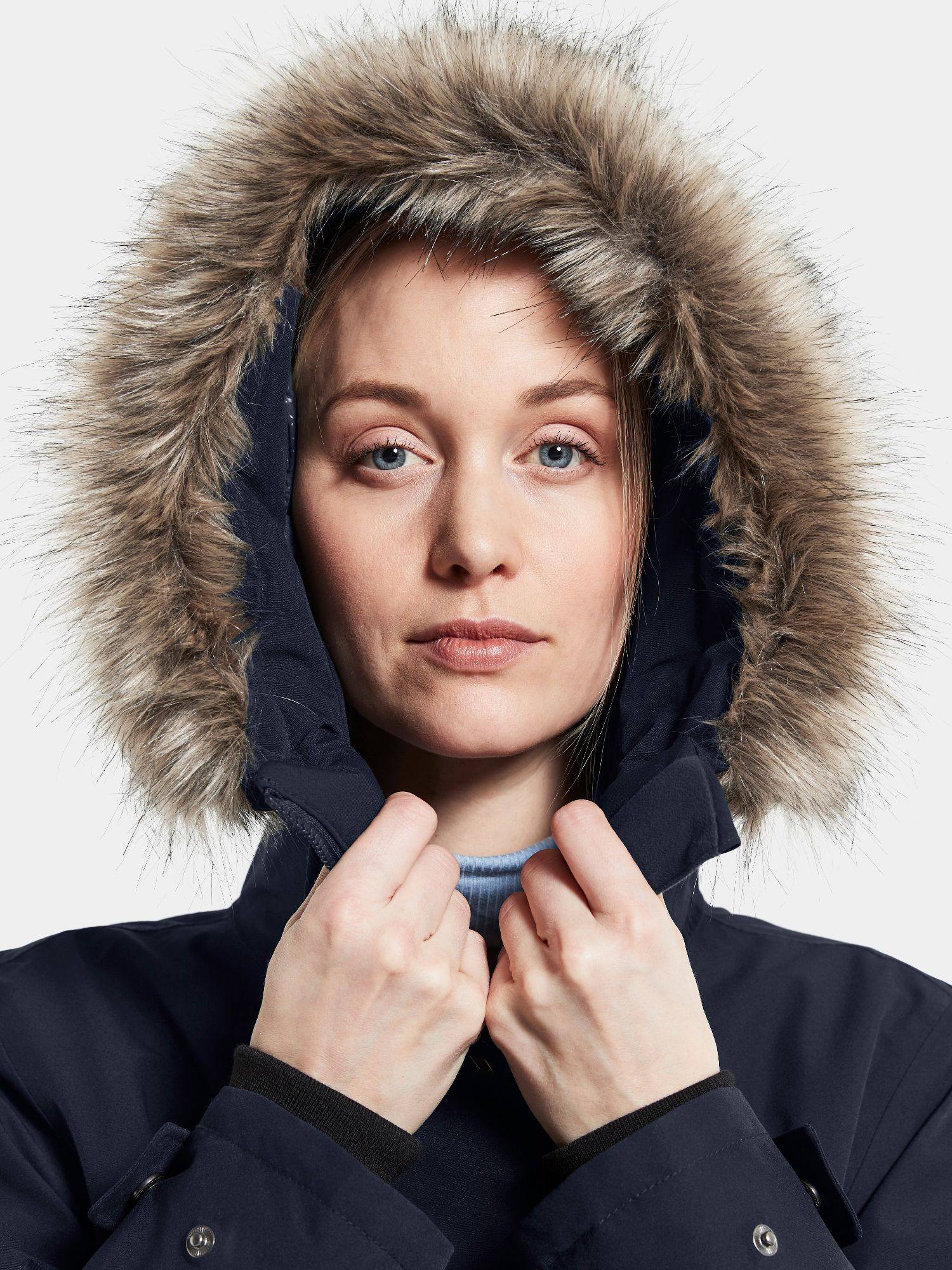 Didriksons Women's Erika Parka 3 ja Women's Renegade Evo Ice Musta 31