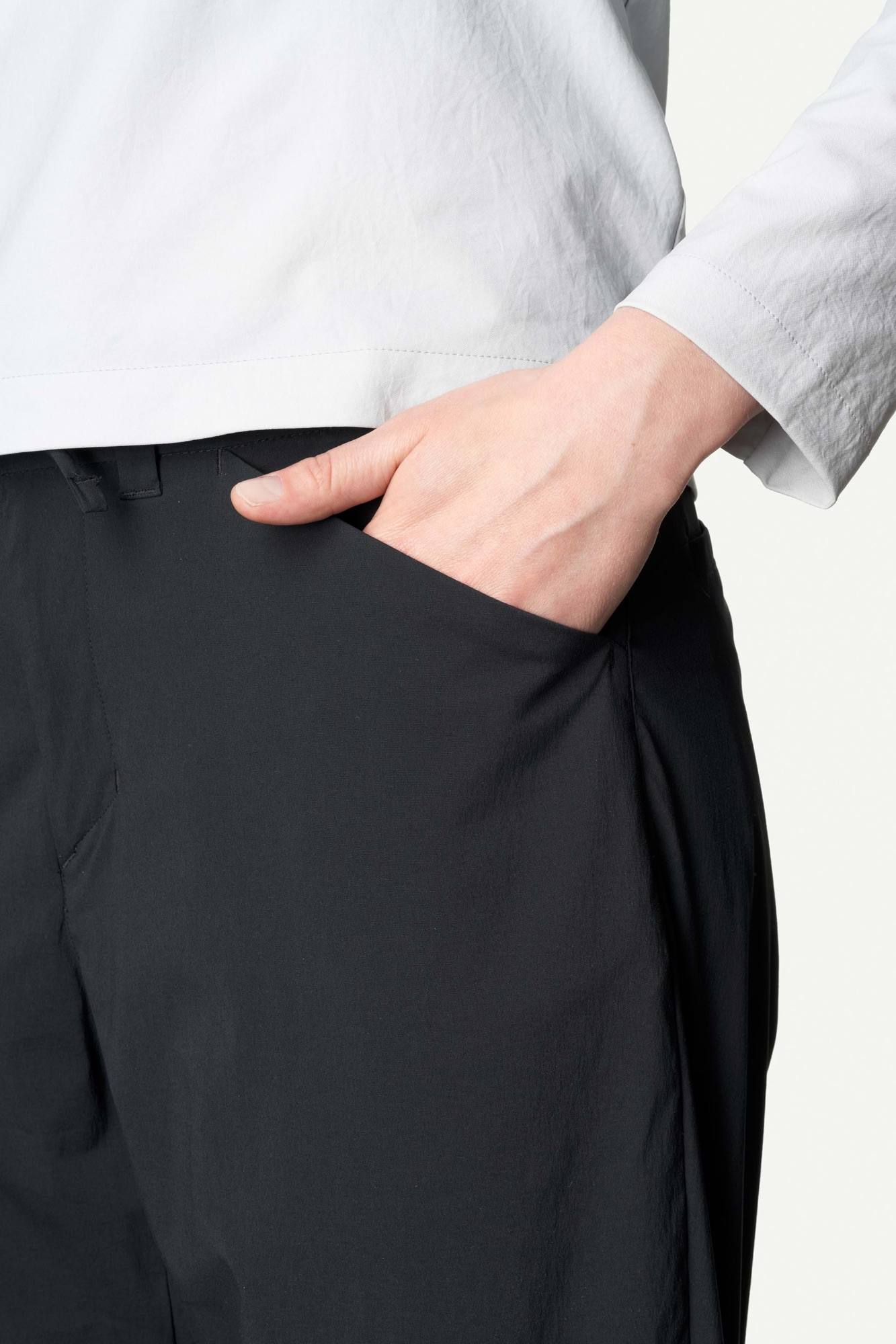 Houdini Women's Wadi Pants Musta 05