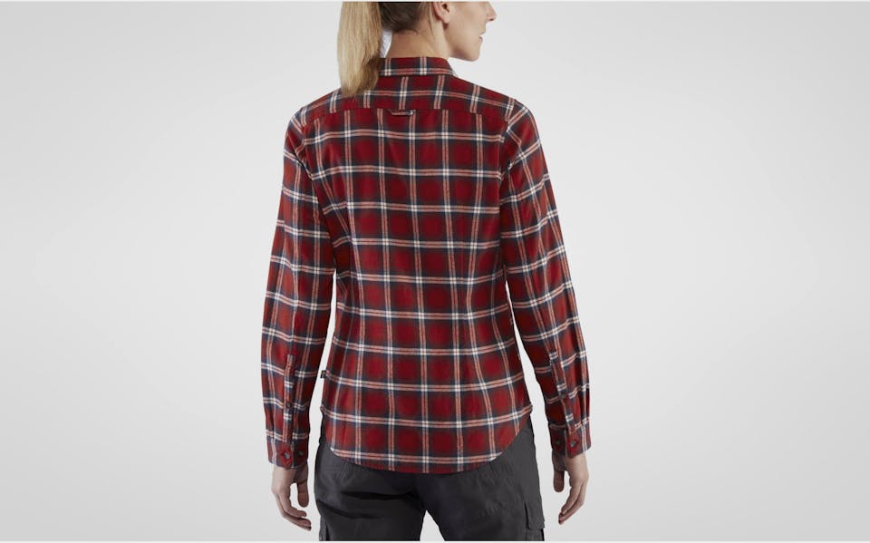 Fjällräven Övik Flannel W LS Shirt Dark navy 04